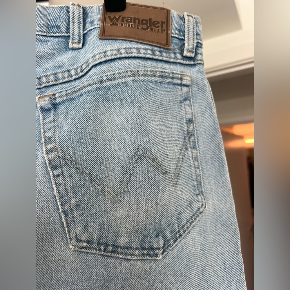 Vintage Wrangler Women's Light Wash Denim Jeans- Size 32 - Picture 5 of 5